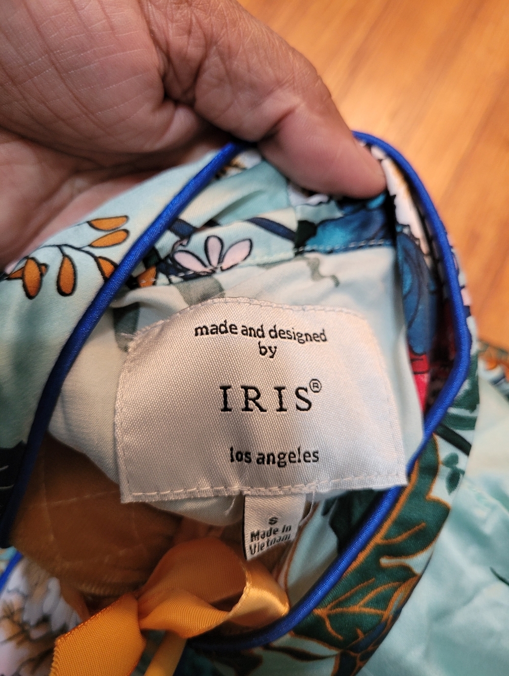 iris Mint Floral Satin Robe with Red, Blue & Cream Blooms Small - Picture 8 of 8